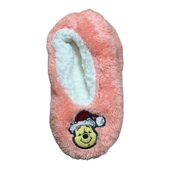 Winnie the Pooh Slipper Socks NWT Women’s Christmas Santa Sz 4-10 Peach Disney - Picture 1 of 5